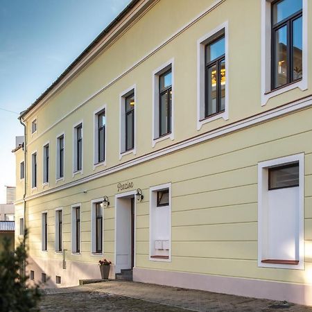 Penzion Stara Posta Frýdek-Místek エクステリア 写真